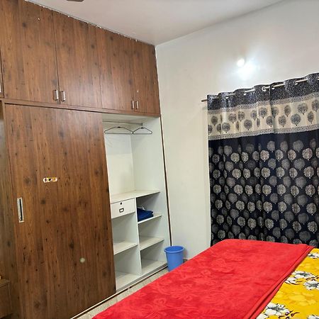 King Sized Bedroom & Kitchen for Decent Couples & Families Mysuru Zewnętrze zdjęcie