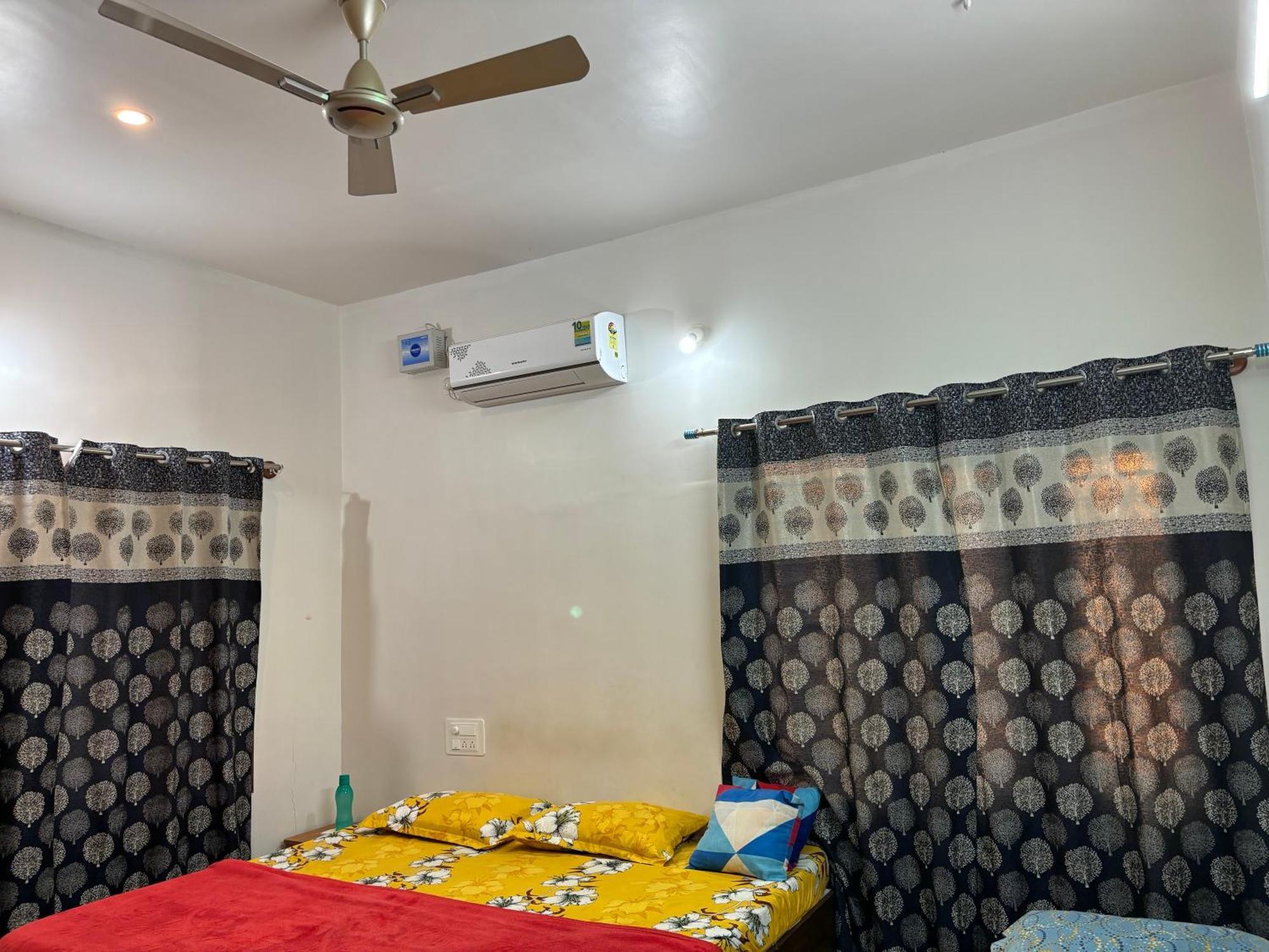 King Sized Bedroom & Kitchen for Decent Couples & Families Mysuru Zewnętrze zdjęcie