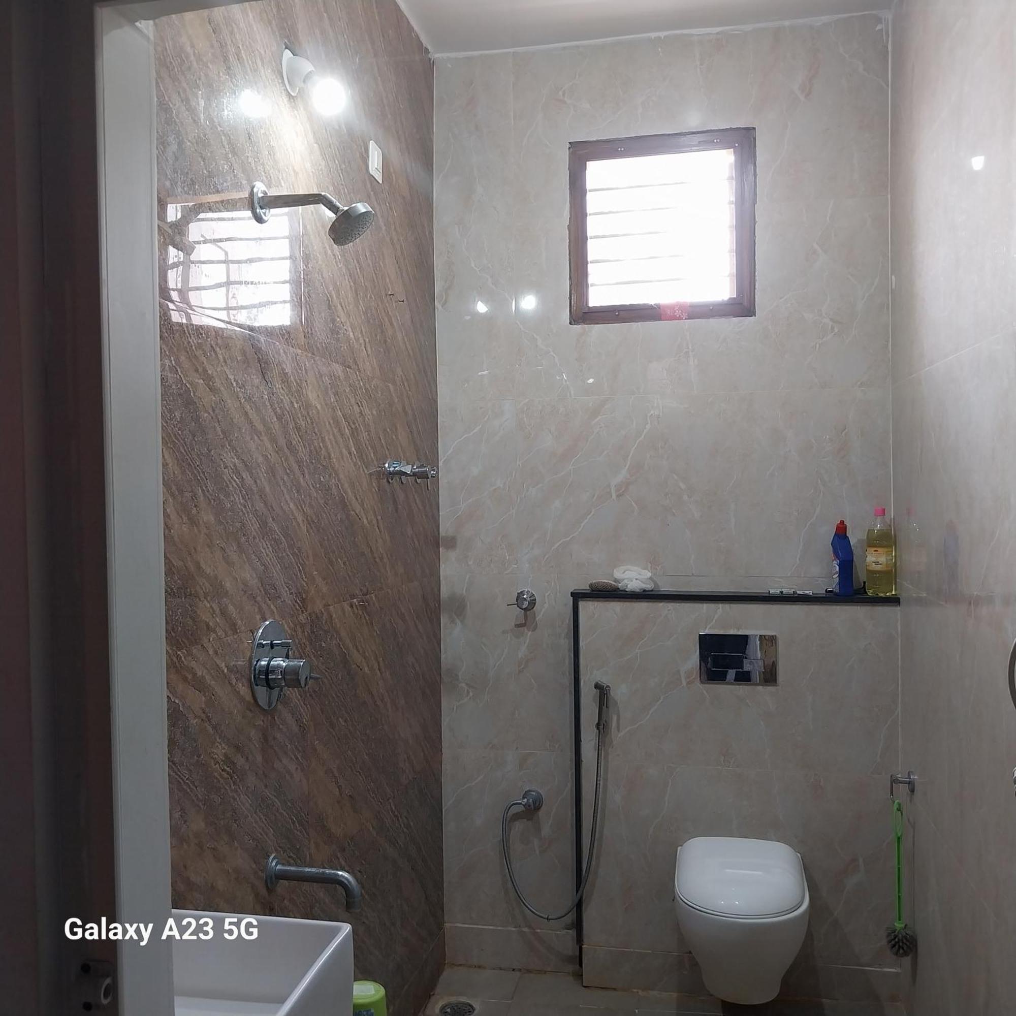 King Sized Bedroom & Kitchen for Decent Couples & Families Mysuru Zewnętrze zdjęcie