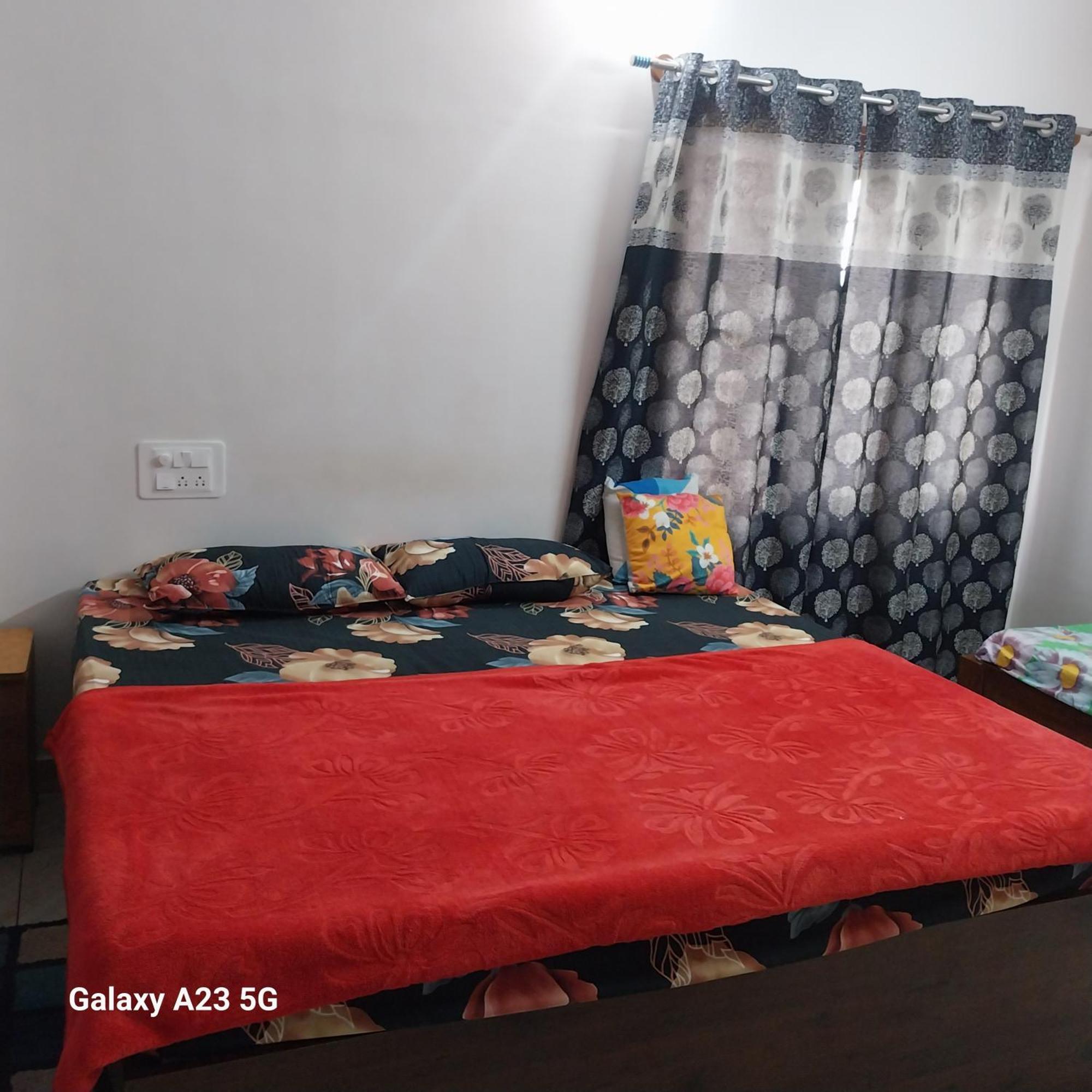 King Sized Bedroom & Kitchen for Decent Couples & Families Mysuru Zewnętrze zdjęcie